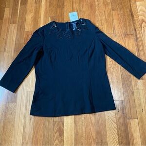 NWT womens Doncaster black top size large❤️